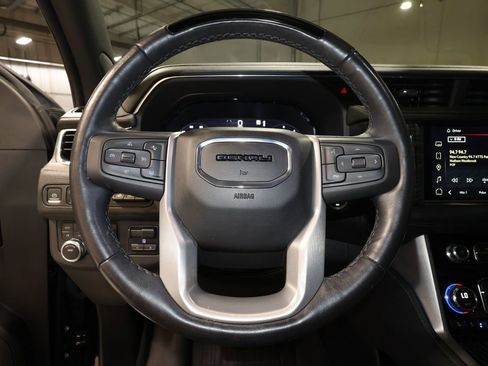 Certified 2023 GMC Yukon XL Denali w/ Advanced Technology Package AWD/4WD image 10