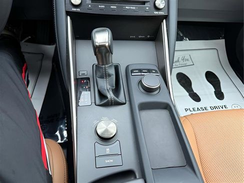 Used 2018 Lexus IS 300 image 19