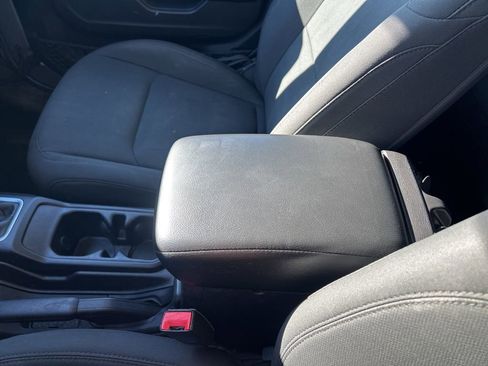 Used 2018 Jeep Wrangler Unlimited Sport S image 35