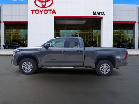 Used 2022 Toyota Tundra SR5 w/ SR5 Premium Package AWD/4WD image 7