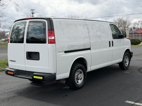 Used 2019 Chevrolet Express 2500 w/ Driver Convenience Package RWD image 5