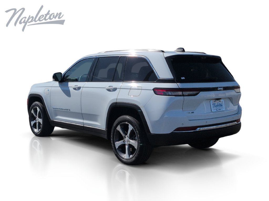 Used 2023 Jeep Grand Cherokee 4WD 4xe w/ Luxury Tech Group II image 3