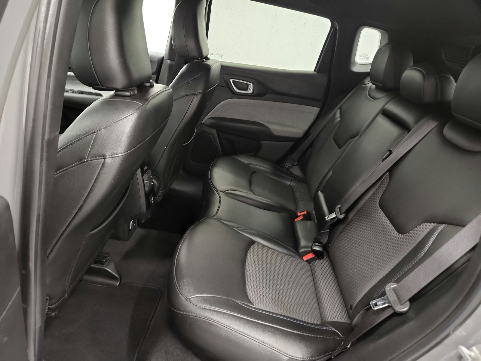 Used 2024 Jeep Compass Latitude AWD/4WD image 22