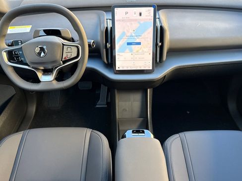 New 2025 Volvo EX30 Plus w/ Protection Package Premier image 14