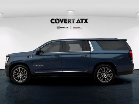 Used 2025 GMC Yukon XL Denali w/ Denali Reserve Package image 5