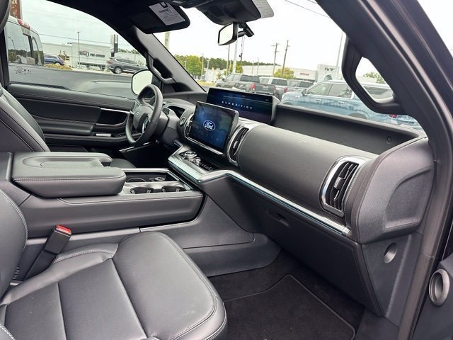 Used 2027 Ford Expedition Platinum w/ Stealth Performance Package AWD/4WD image 37