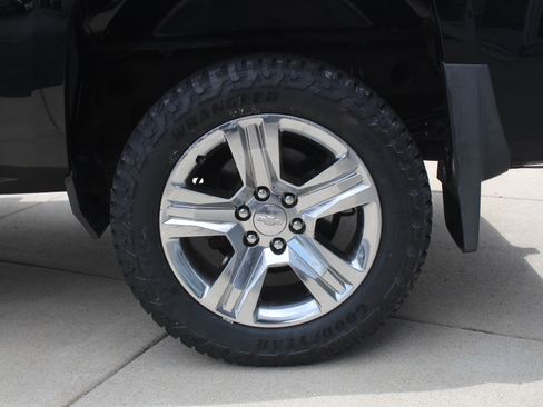 Used 2018 Chevrolet Silverado 1500 Custom w/ Custom Convenience Package AWD/4WD image 30