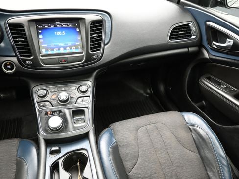 Used 2015 Chrysler 200 S w/ Navigation & Sound Group I image 39