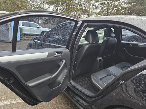 Used 2014 Volkswagen Jetta GLI Autobahn image 17