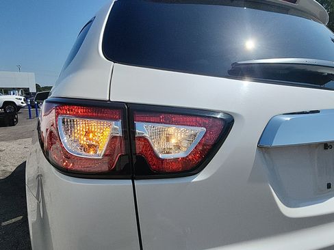 Used 2017 Chevrolet Traverse Premier FWD image 10