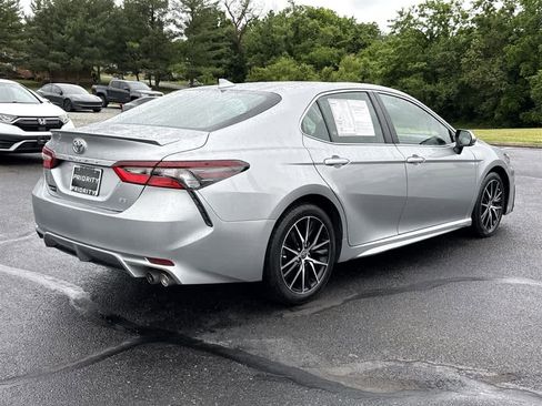 Used 2023 Toyota Camry SE FWD image 9