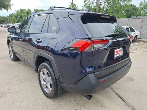 Used 2025 Toyota RAV4 XLE w/ Convenience Package FWD image 4