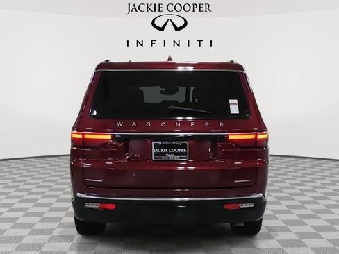 Used 2022 Jeep Wagoneer Series III w/ Rear Seat Video Group 1 AWD/4WD image 6