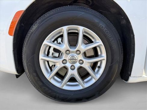 Used 2023 Chrysler Pacifica Touring-L FWD image 26