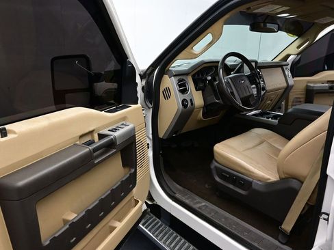 Used 2015 Ford F250 Lariat w/ Chrome Package image 12