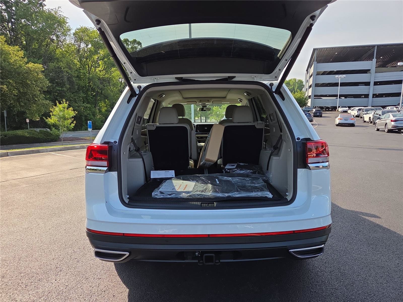 New 2026 Volkswagen Atlas SE FWD image 5