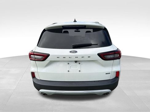 Used 2023 Ford Escape SE FWD image 9