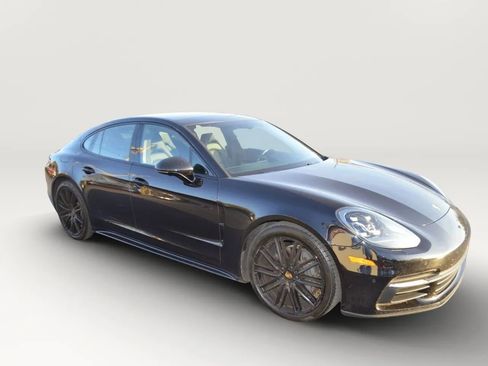 Used 2018 Porsche Panamera 4S image 9