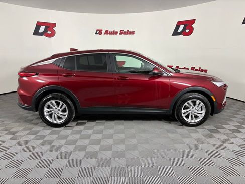 Used 2025 Buick Envista Sport Touring w/ Convenience II Package FWD image 8