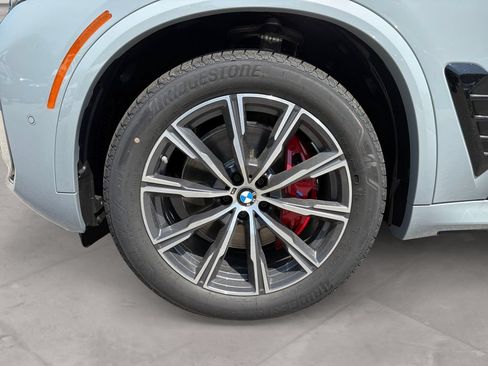 New 2026 BMW X5 xDrive40i w/ M Sport Package AWD/4WD image 14