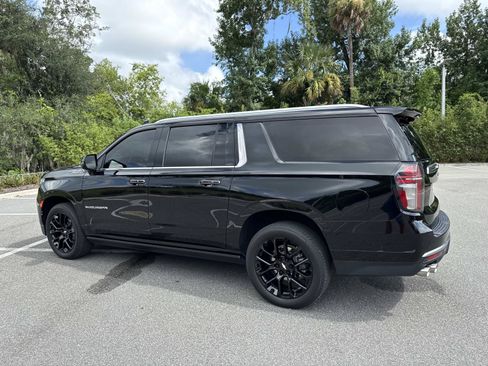 Used 2023 Chevrolet Suburban High Country w/ Advanced Technology Package RWD image 5