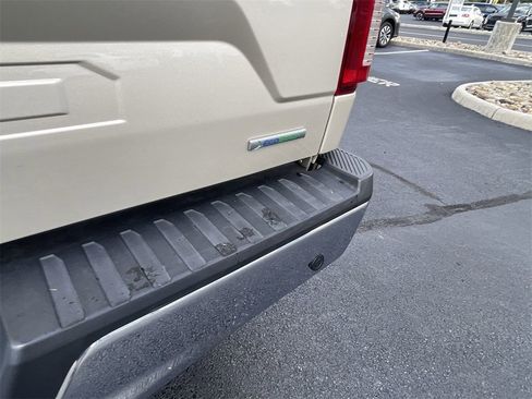 Used 2018 Ford F150 Lariat w/ Equipment Group 501A Mid image 6