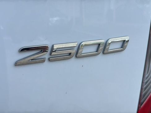 Used 2025 Mercedes-Benz Sprinter 2500 image 5