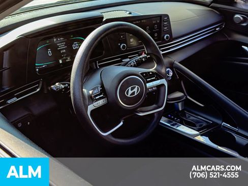 Certified 2026 Hyundai Elantra Hybrid FWD image 9