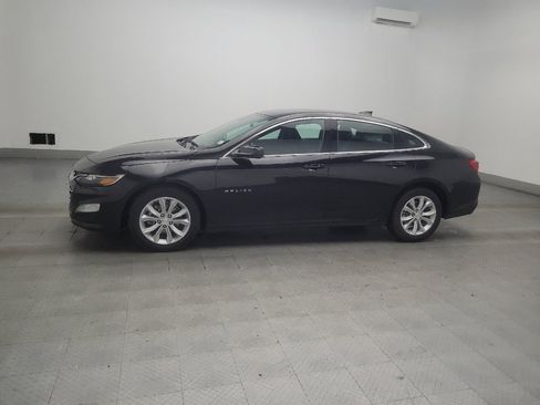 Used 2025 Chevrolet Malibu LT FWD image 2