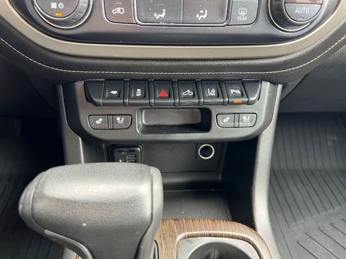 Used 2020 GMC Canyon Denali AWD/4WD image 17