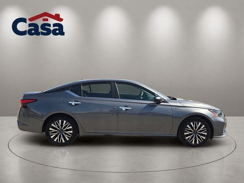 Used 2025 Nissan Altima 2.5 SV FWD image 6