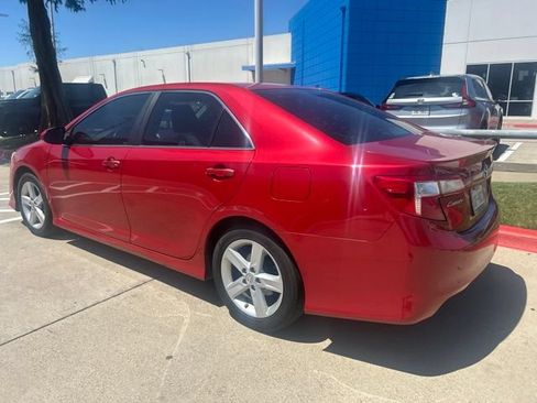 Used 2013 Toyota Camry SE FWD image 2