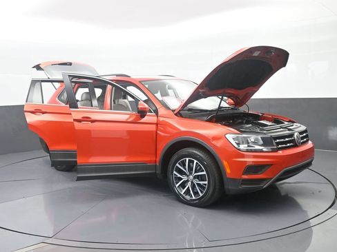 Used 2019 Volkswagen Tiguan SE w/ Panoramic Sunroof Package FWD image 72