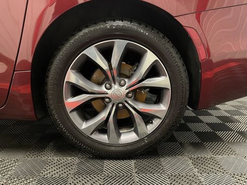 Used 2019 Chrysler Pacifica Limited w/ Tire & Wheel Group image 12
