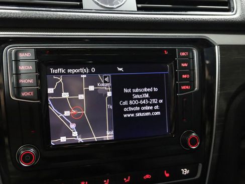 Used 2017 Volkswagen Passat 1.8T SEL Premium image 39