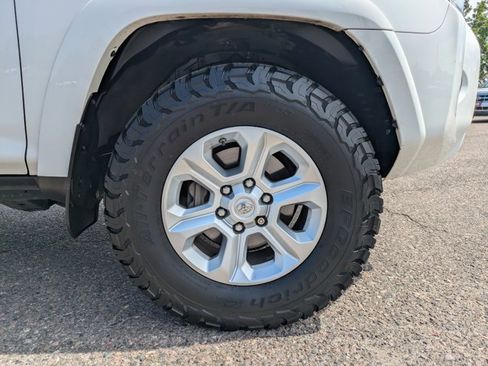 Used 2021 Toyota 4Runner SR5 AWD/4WD image 22
