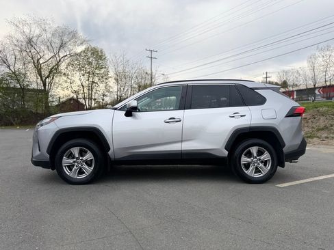 Used 2022 Toyota RAV4 XLE w/ Convenience Package AWD/4WD image 3