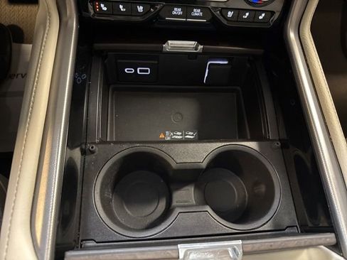 Used 2024 GMC Yukon Denali w/ Advanced Technology Package image 11
