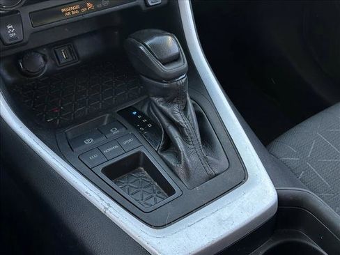 Used 2021 Toyota RAV4 XLE image 14