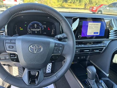 New 2026 Toyota Camry SE image 16