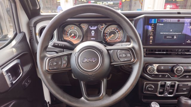Used 2026 Jeep Gladiator Sport AWD/4WD image 14