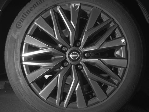 Used 2025 Nissan Altima 2.5 SV image 12