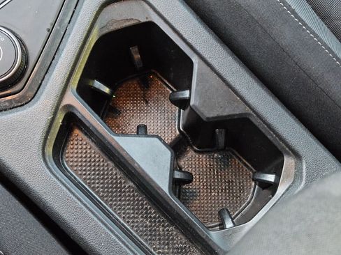 Used 2020 Volkswagen Tiguan S image 29