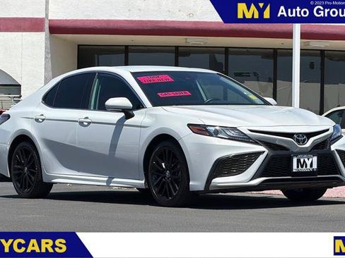 Used 2022 Toyota Camry XSE FWD image 1