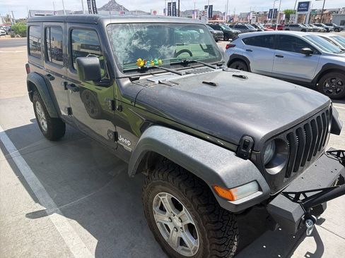 Used 2018 Jeep Wrangler Unlimited Sport S AWD/4WD image 8