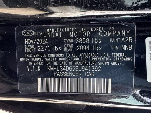 Used 2025 Hyundai Elantra SEL image 28