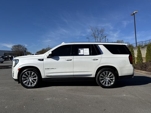 Used 2023 GMC Yukon Denali w/ Denali Reserve Package image 7