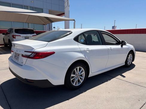Used 2025 Toyota Camry LE w/ Convenience Package FWD image 2