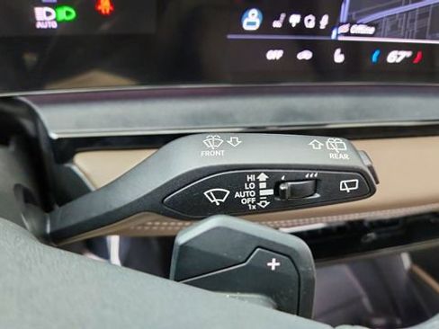 Used 2025 Audi Q6 e-tron Premium w/ Convenience Package image 42