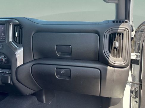 Used 2025 Chevrolet Silverado 1500 Custom RWD image 34